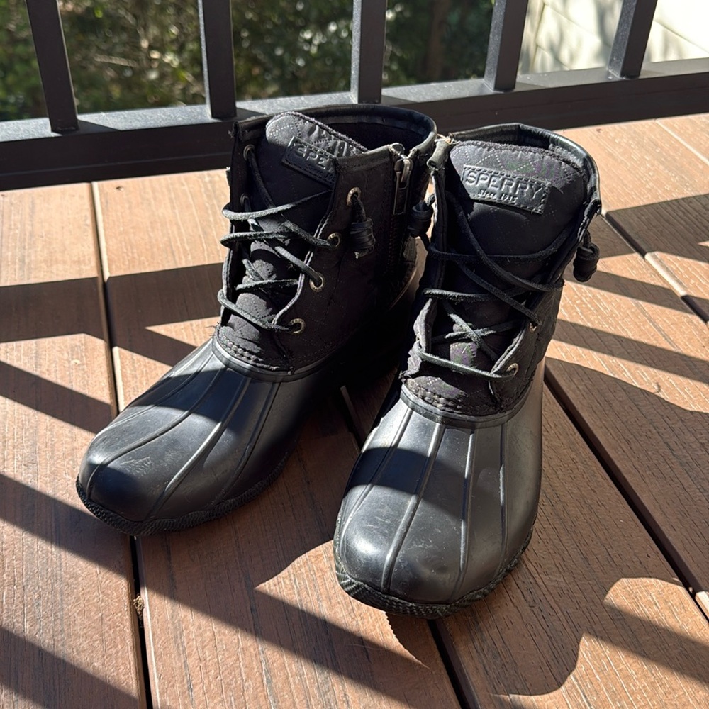 Like Nee Sperry waterproof boots